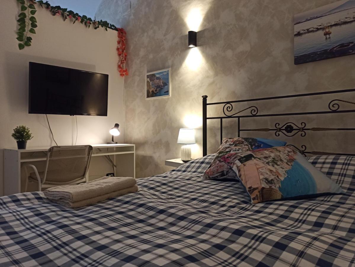 Casa Vacanze Smeralda Amalfi Coast Виетри Экстерьер фото