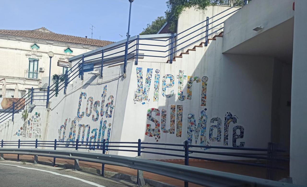 Casa Vacanze Smeralda Amalfi Coast Виетри Экстерьер фото
